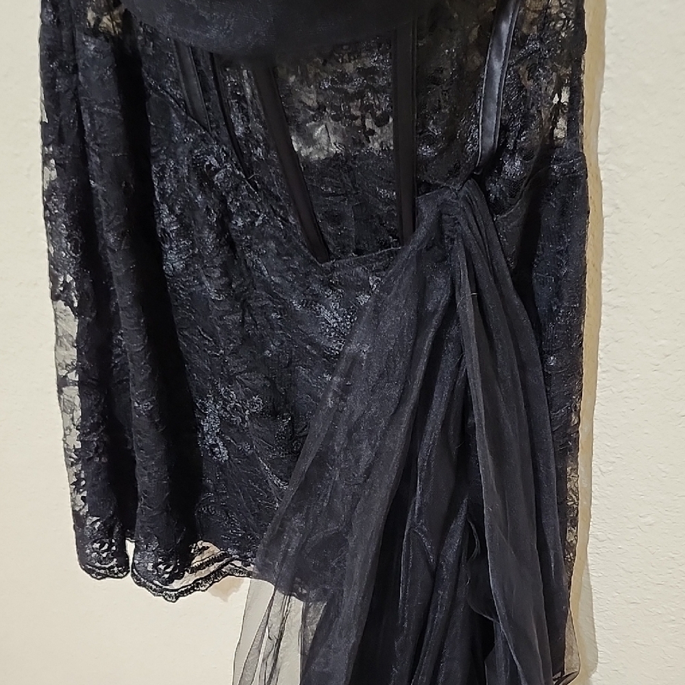 Elegant Black Mini Dress - Picture 4 of 16